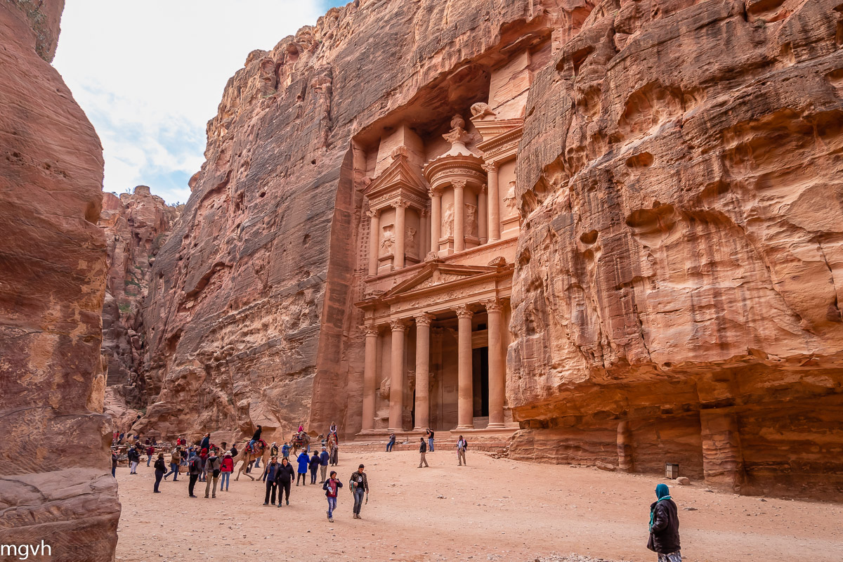 البتراء-الاردن-الاسد-للسياحة-والسفر-lion-travel-petra.